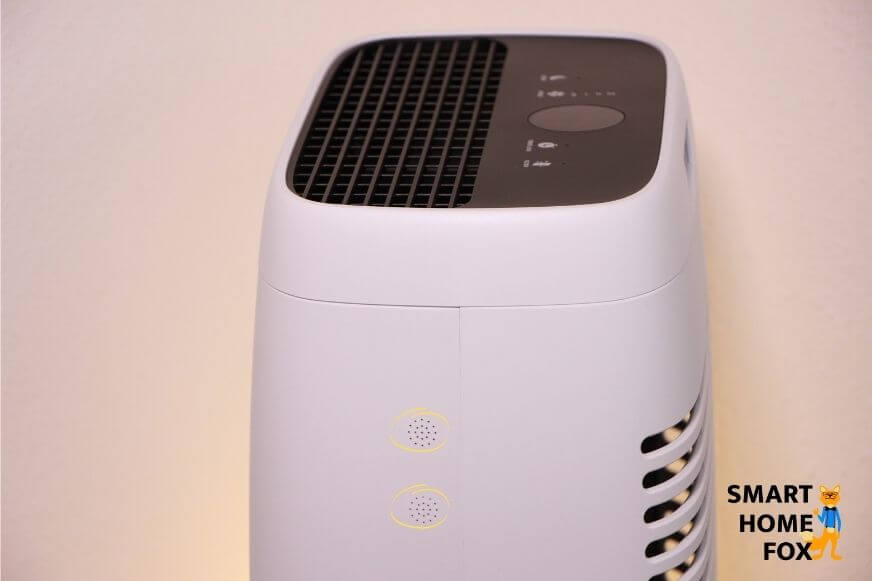 Hinter den kleinen Luftschlitzen sind die Luftqualitätssensoren des Medion MD 10378 Luftreinigers versteckt.